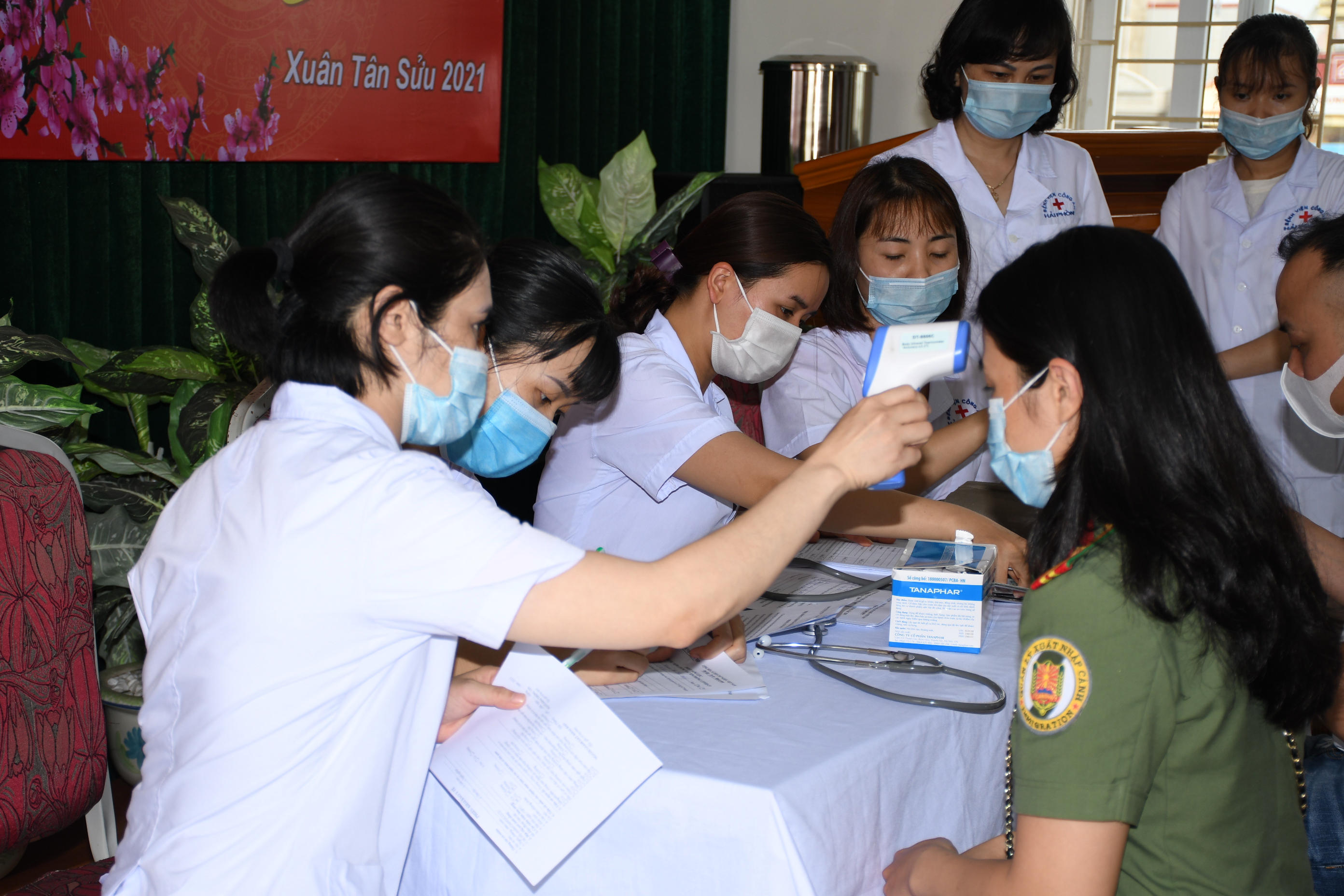 Cập nhật hướng dẫn tạm thời biện pháp phòng chống dịch COVID-19 áp dụng từ 12h00 ngày 13/12/2021